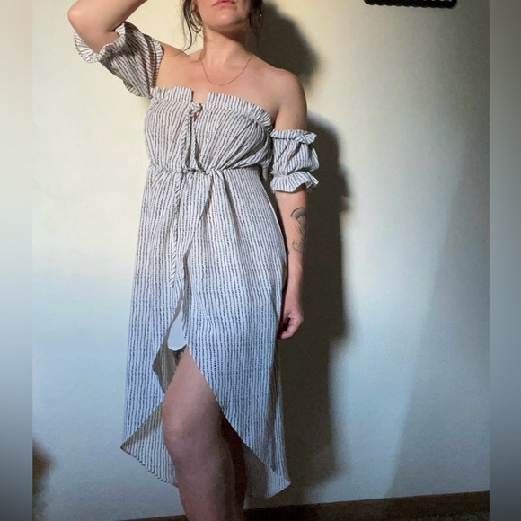 Source Unknown Dresses & Skirts - Elegant Striped High Low Dress